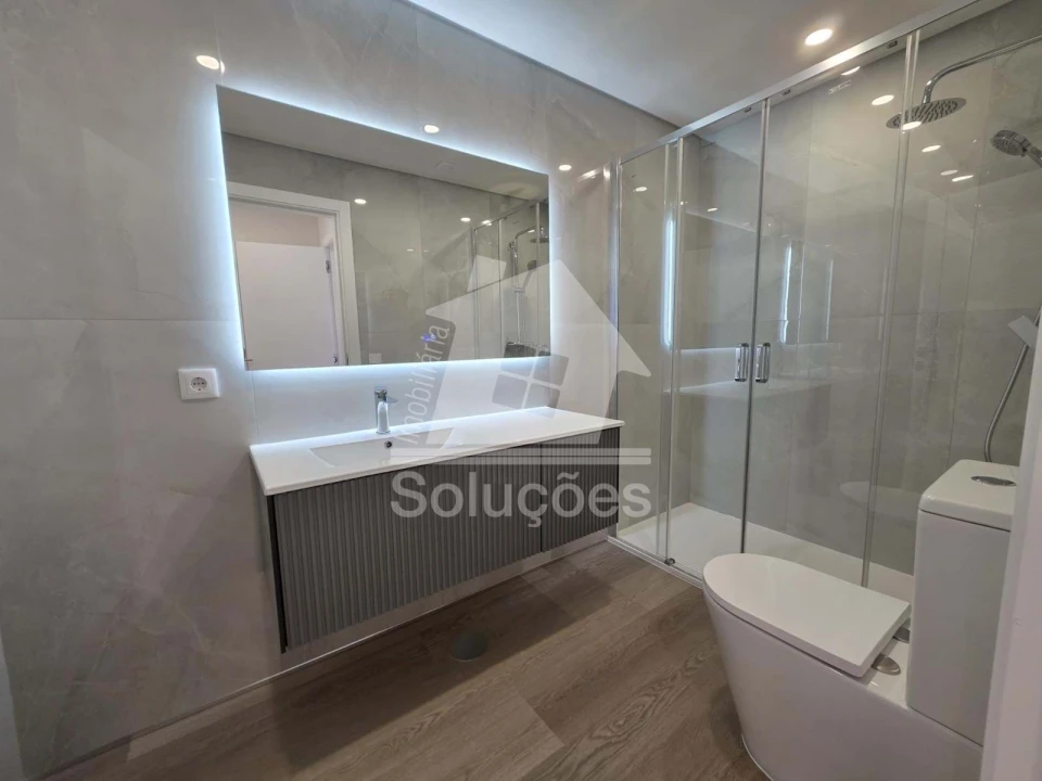 Apartamento T2 para Venda em Portimão Foto 36