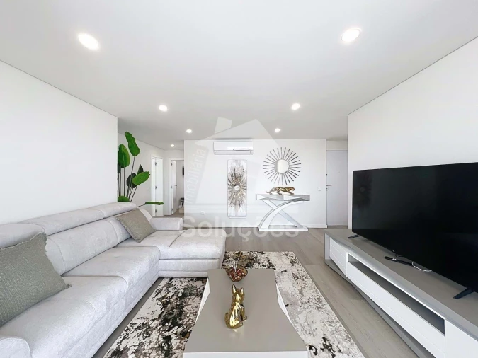 Apartamento T2 para Venda em Portimão Foto 6