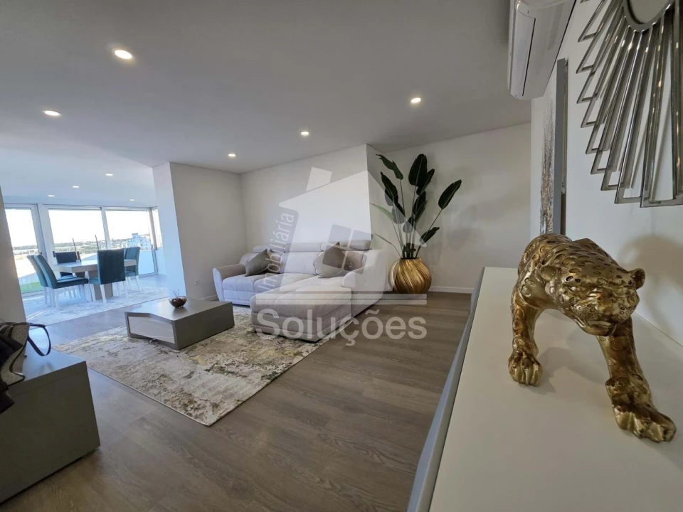 Apartamento T2 para Venda em Portimão Foto 4