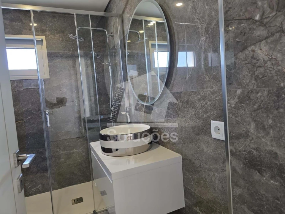 Apartamento T2 para Venda em Portimão Foto 34