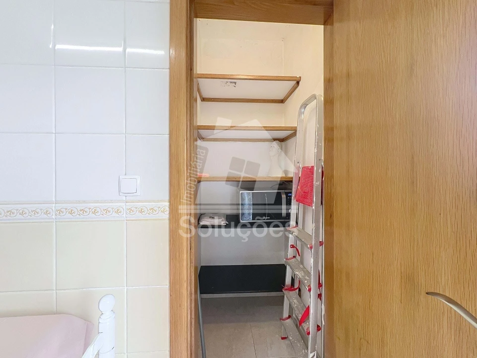 Apartamento T2 para Arrendamento em Lagos (São Sebastião e Santa Maria) Foto 9