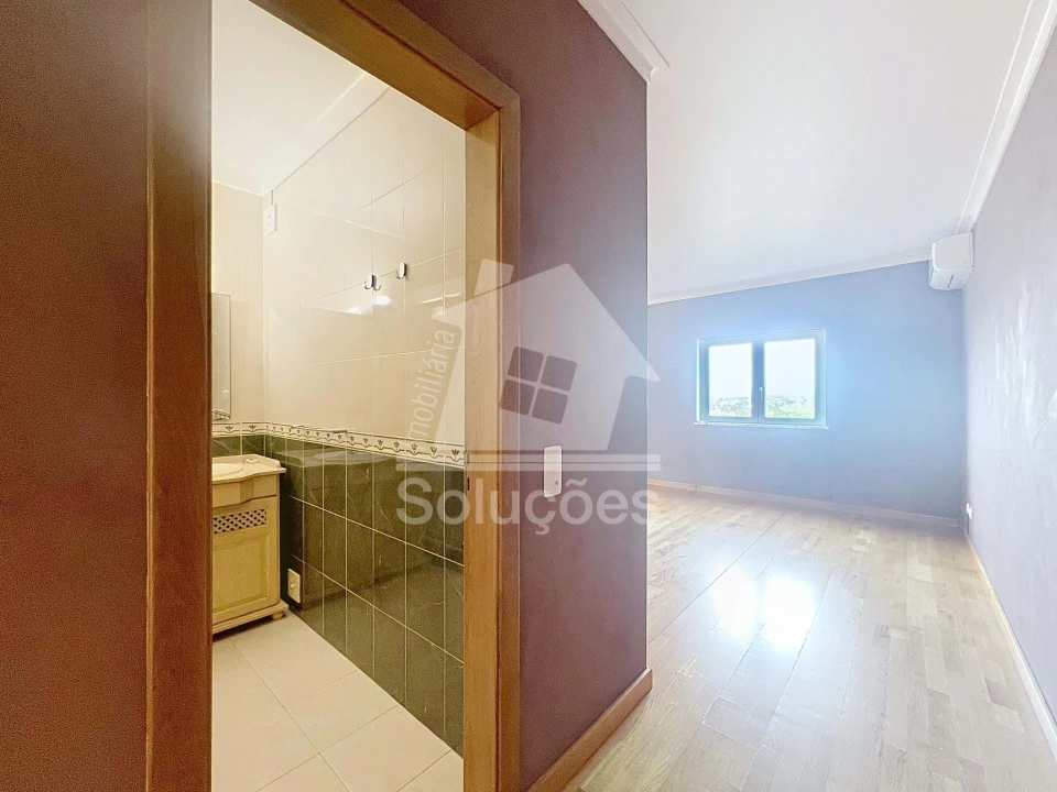 Apartamento T2 para Arrendamento em Lagos (São Sebastião e Santa Maria) Foto 6