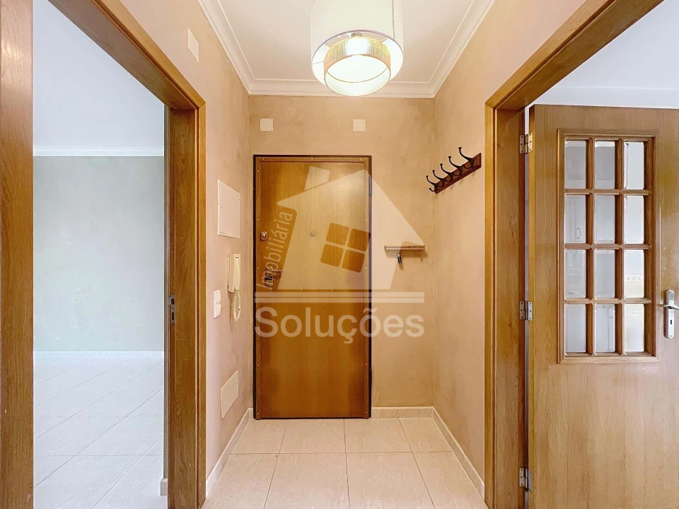 Apartamento T2 para Arrendamento em Lagos (São Sebastião e Santa Maria) Foto 4