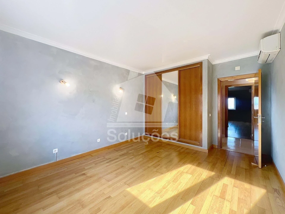 Apartamento T2 para Arrendamento em Lagos (São Sebastião e Santa Maria) Foto 14