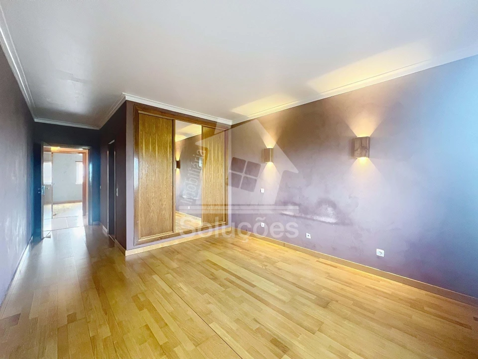 Apartamento T2 para Arrendamento em Lagos (São Sebastião e Santa Maria) Foto 13