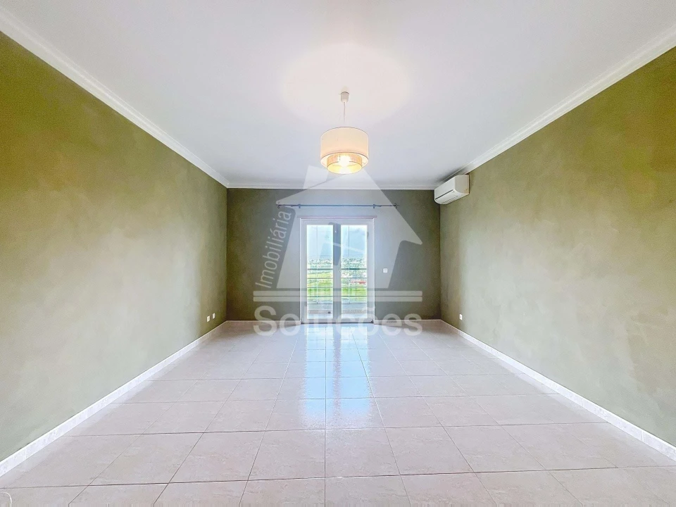 Apartamento T2 para Arrendamento em Lagos (São Sebastião e Santa Maria) Foto 3