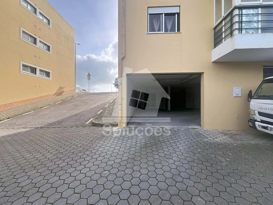 Apartamento T2 para Arrendamento em Lagos (São Sebastião e Santa Maria) Foto 17