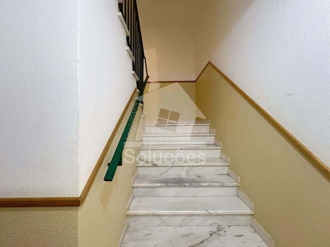 Apartamento T2 para Arrendamento em Lagos (São Sebastião e Santa Maria) Foto 8
