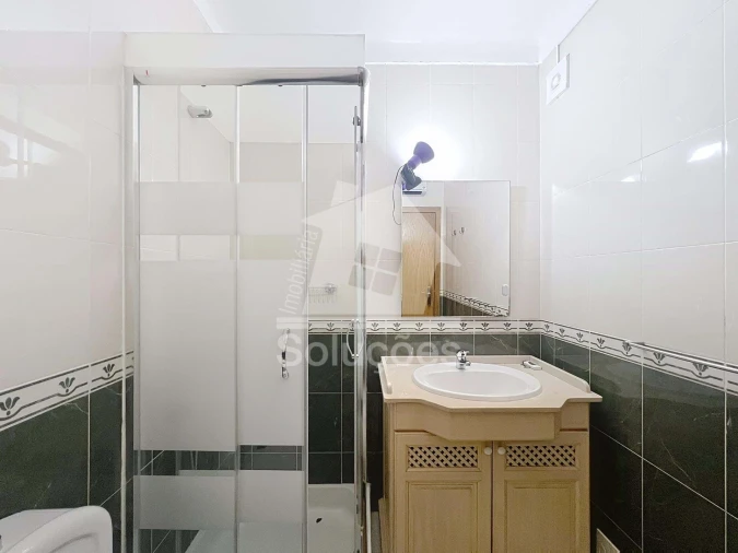 Apartamento T2 para Arrendamento em Lagos (São Sebastião e Santa Maria) Foto 16