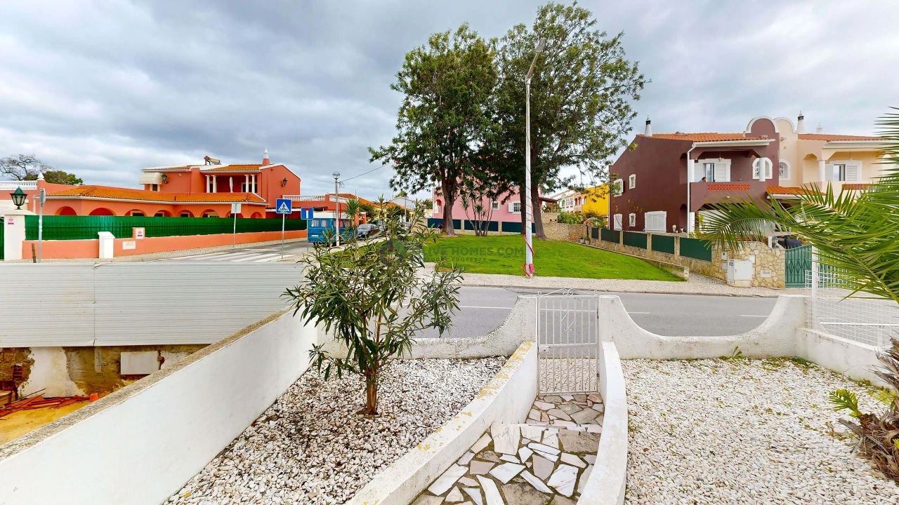 Moradia T3 para Venda em Quarteira Foto 6