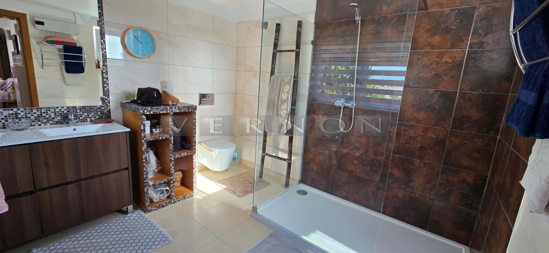 Moradia T4 para Venda em Lagoa e Carvoeiro Foto 31