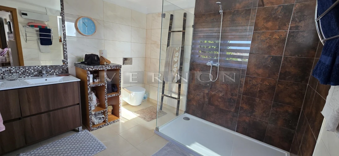 Moradia T4 para Venda em Lagoa e Carvoeiro Foto 3