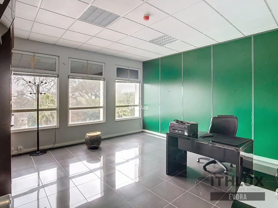 Escritório para Arrendamento em Bacelo e Senhora da Saúde Foto 1