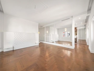 Apartamento T4 para Venda em Arroios