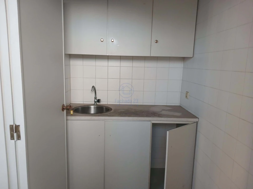 Negócio para Venda em Valadares Foto 14