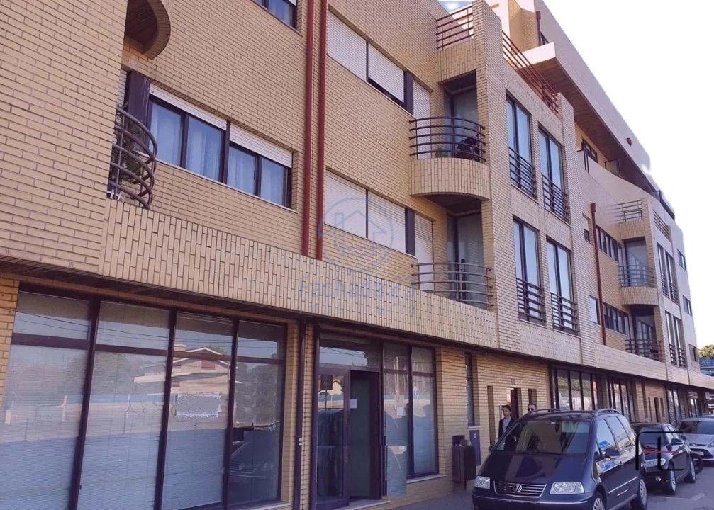 Negócio para Venda em Valadares Foto 9