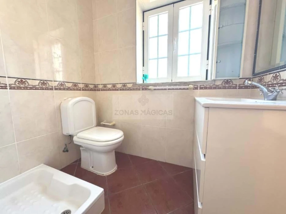 Moradia T3 para Venda em Odiaxere Foto 13