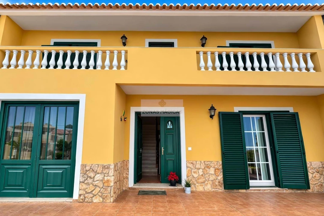 Moradia T3 para Venda em Odiaxere Foto 1