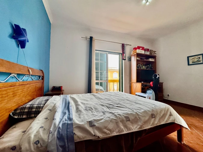 Moradia T3 para Venda em Odiaxere Foto 9