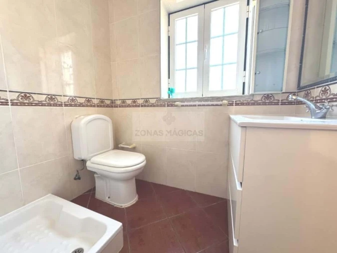 Moradia T3 para Venda em Odiaxere Foto 13