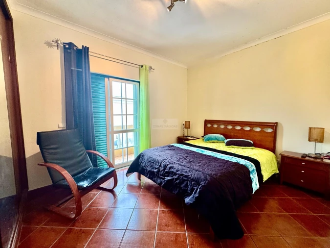 Moradia T3 para Venda em Odiaxere Foto 2