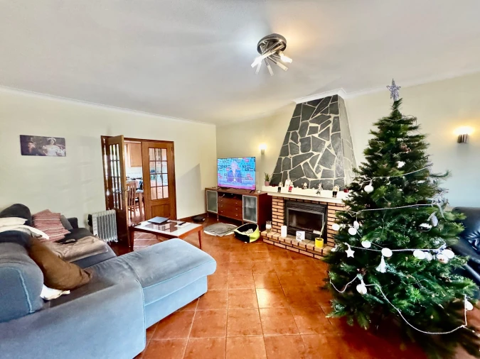 Moradia T3 para Venda em Odiaxere Foto 3