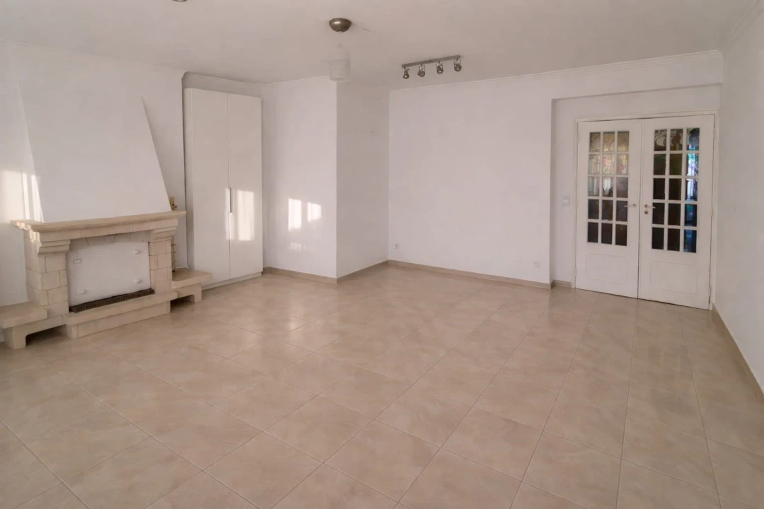 Apartamento T3 para Venda em Algés, Linda-A-Velha e Cruz Quebrada-Dafundo Foto 1