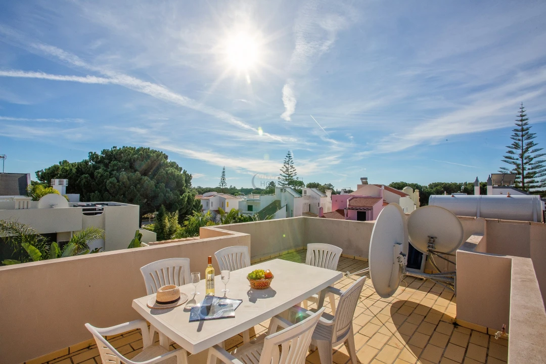 Moradia T3 para Venda em Quarteira Foto 16