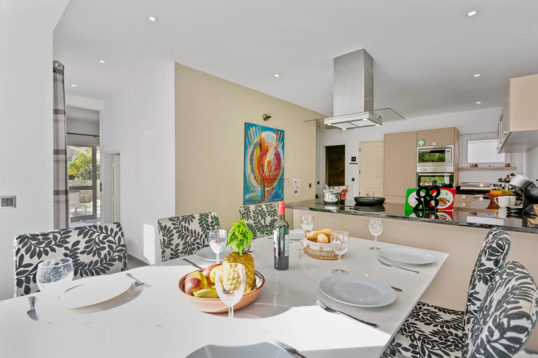 Moradia T3 para Venda em Quarteira Foto 6