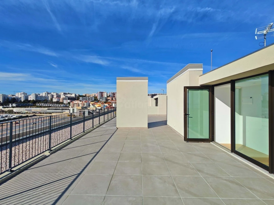 Apartamento T3 para Venda em Póvoa de Santa Iria e Forte da Casa Foto 23