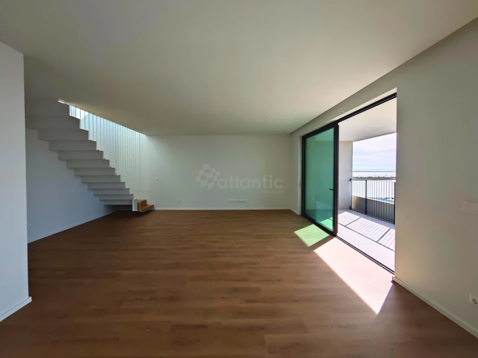 Apartamento T3 para Venda em Póvoa de Santa Iria e Forte da Casa Foto 6