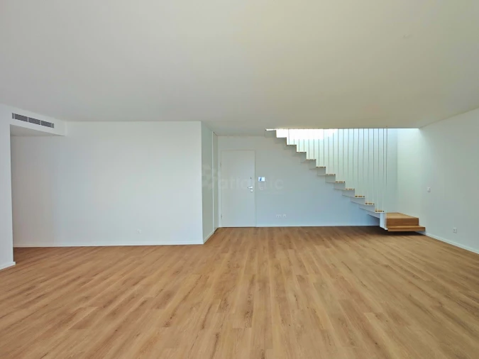 Apartamento T3 para Venda em Póvoa de Santa Iria e Forte da Casa Foto 7