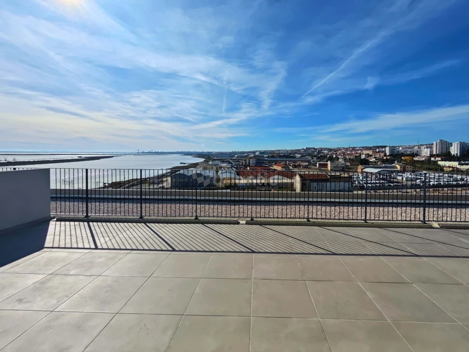 Apartamento T3 para Venda em Póvoa de Santa Iria e Forte da Casa Foto 22