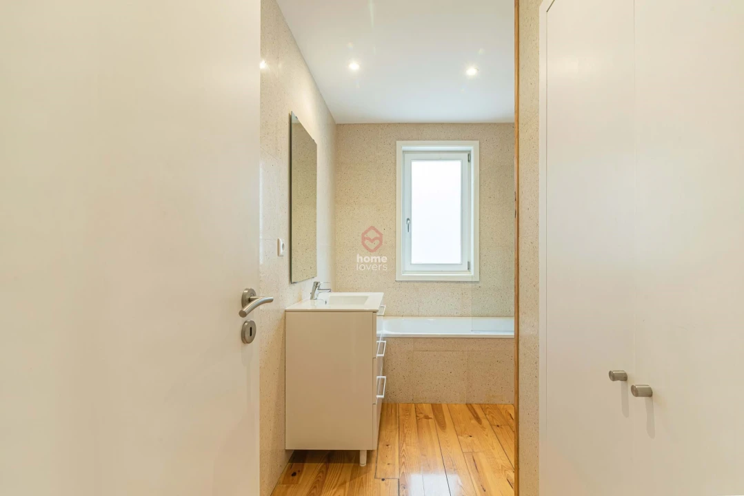 Prédio para Venda em Cedofeita, Santo Ildefonso, Sé, Miragaia, São Nicolau e Vitória Foto 9