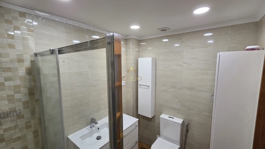 Apartamento T2 para Venda em Póvoa de Santa Iria e Forte da Casa Foto 8