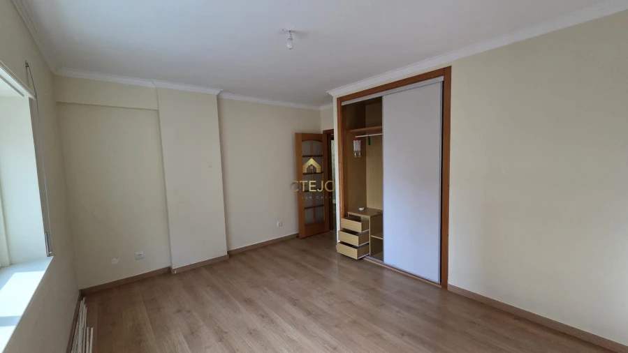 Apartamento T2 para Venda em Póvoa de Santa Iria e Forte da Casa Foto 11