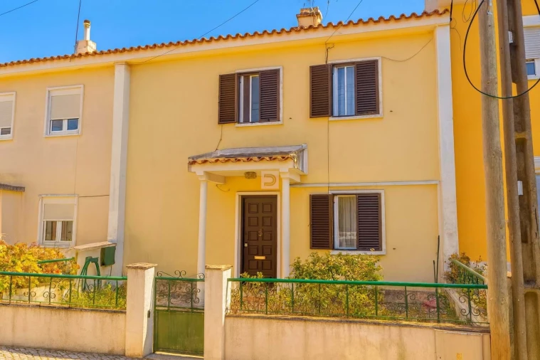 Moradia T3 para Venda em Agualva e Mira-Sintra Foto 1