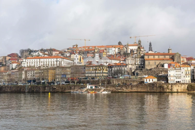 Apartamento T4 para Venda em Santa Marinha Foto 48