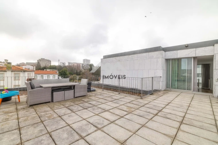 Apartamento T4 para Venda em Santa Marinha Foto 5