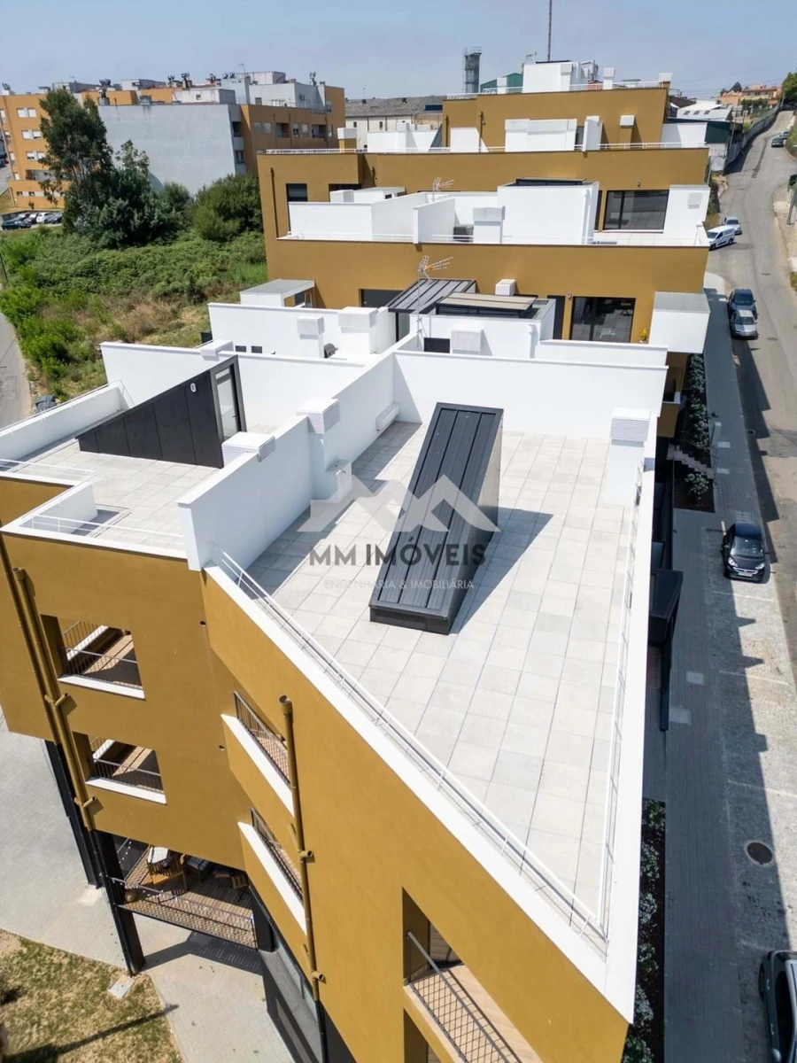 Apartamento T2 para Venda em Argoncilhe Foto 27