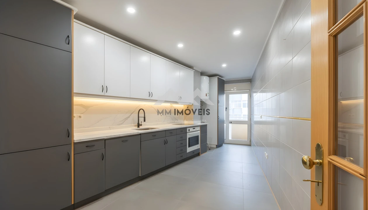 Apartamento T3 para Venda em Cedofeita, Santo Ildefonso, Sé, Miragaia, São Nicolau e Vitória Foto 30