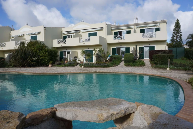 Moradia T2 para Venda em Lagos (São Sebastião e Santa Maria) Foto 1