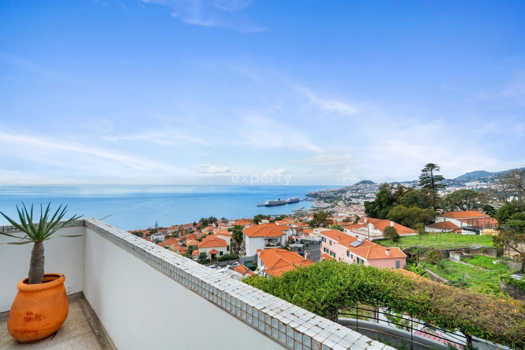 Moradia T4 para Venda em Funchal (Santa Maria Maior) Foto 18