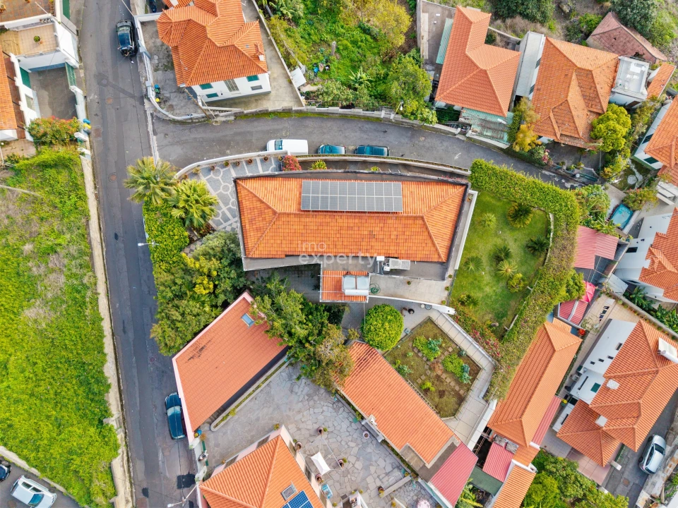 Moradia T4 para Venda em Funchal (Santa Maria Maior) Foto 6