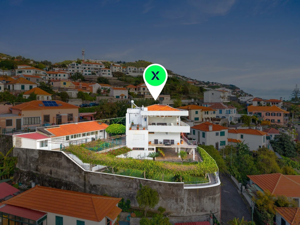 Moradia T4 para Venda em Funchal (Santa Maria Maior) Foto 3