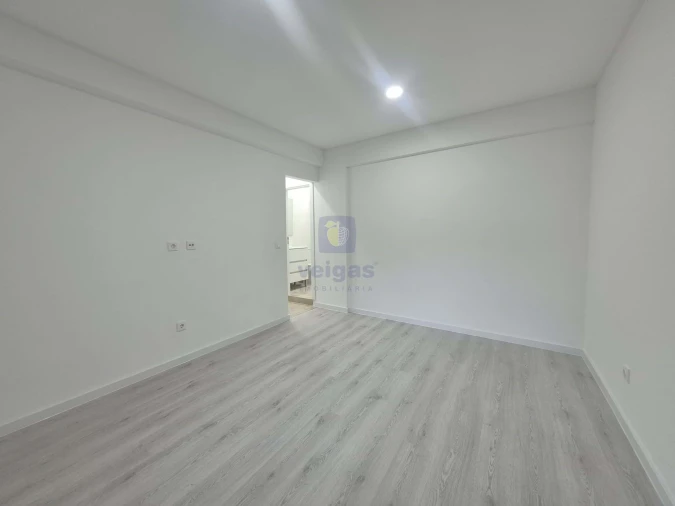 Apartamento T2 para Venda em Almada, Cova da Piedade, Pragal e Cacilhas Foto 2