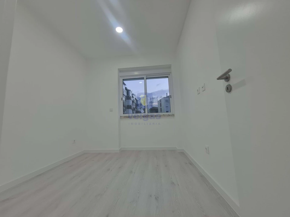 Apartamento T2 para Venda em Almada, Cova da Piedade, Pragal e Cacilhas Foto 5