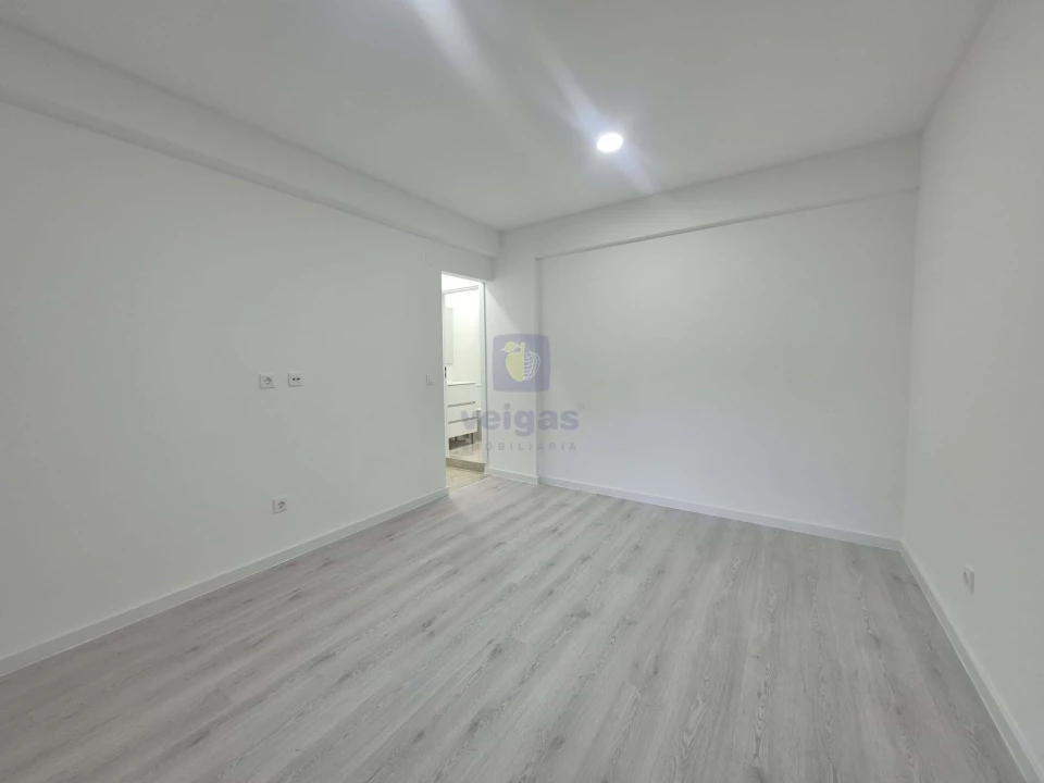 Apartamento T2 para Venda em Almada, Cova da Piedade, Pragal e Cacilhas Foto 2