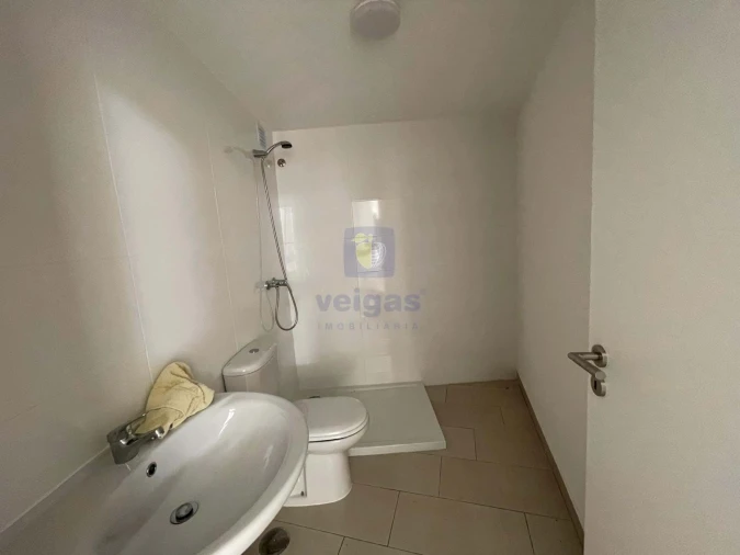 Armazém para Venda em Salir de Matos Foto 7