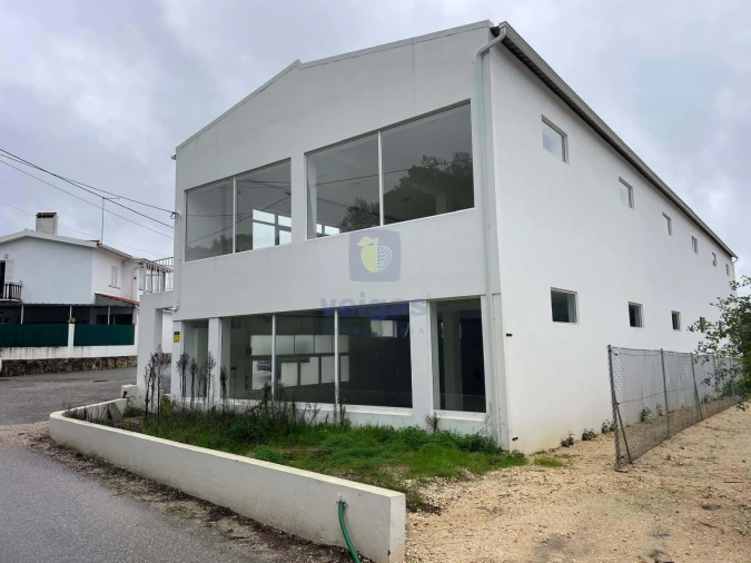 Armazém para Venda em Salir de Matos Foto 2